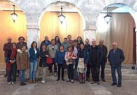 Participantes en la presentación protocolaria del proyecto Entremajuelos