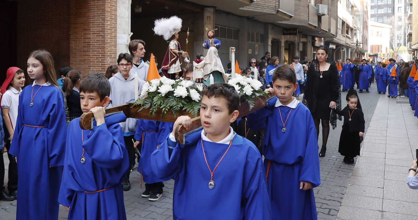 La procesión infantil del Divino Maestro por las calles de Palencia