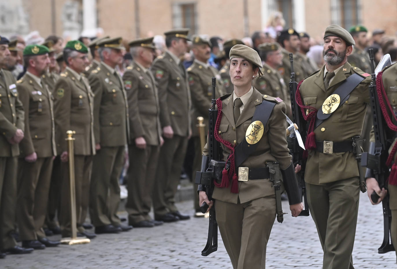 Arriado Solemne de la Bandera en la Plaza de San Pablo