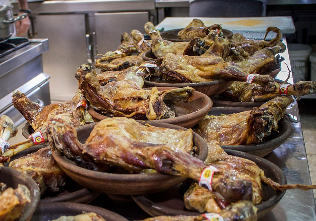 Lechazo asado de la Bodega La Nieta, en Fuensaldaña (Valladolid).