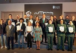 Galardonados y autoridades en los premios de la Diputación de Segovia.
