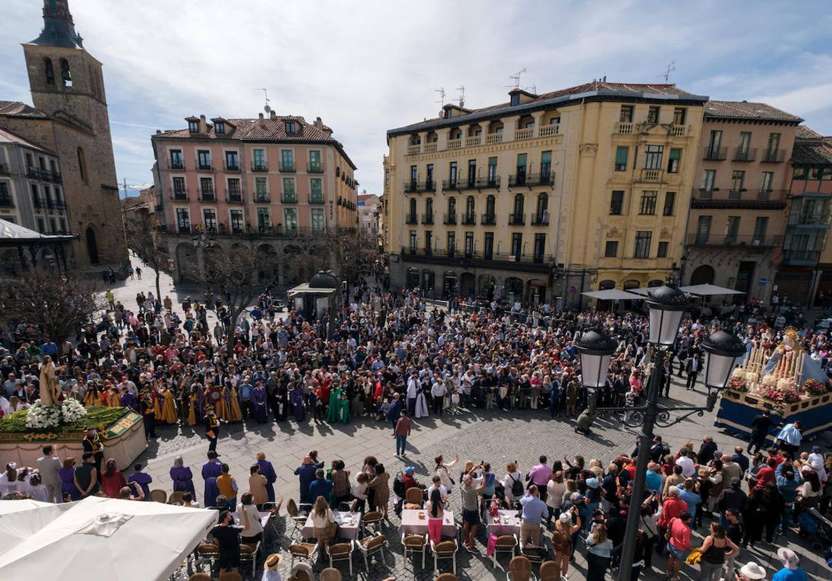 Procesión del Encuentro de 2022 en la Plaza Mayor.