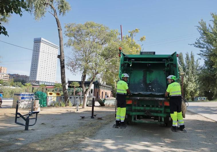 Trabajadores del servicio de limpieza, en el que se concentran buena parte de las plazas aprobadas.