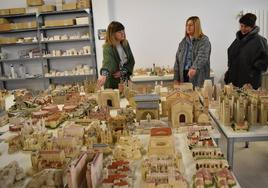 Maquetas expuestas en el taller.