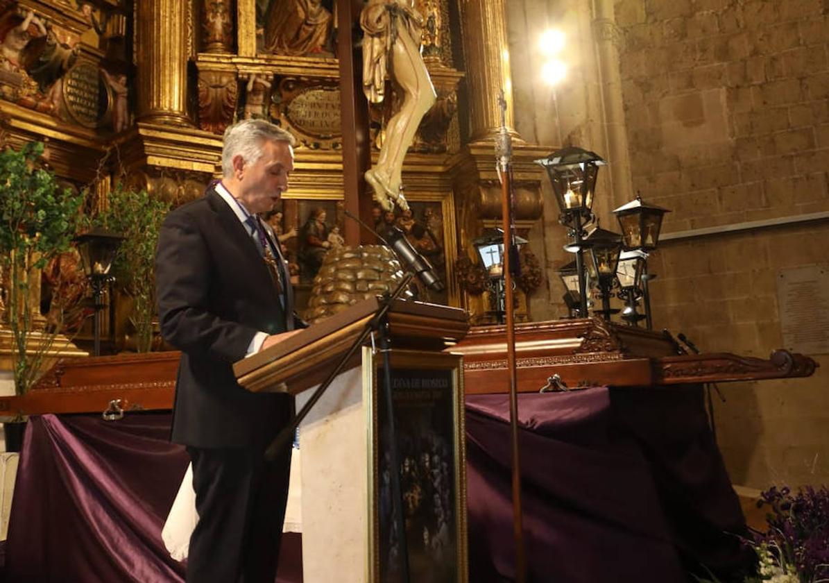 Artemio Domínguez, en el pregón ante el Cristo de la Paz.