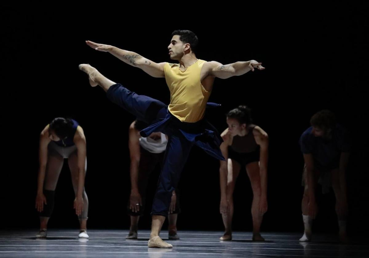 Integrantes de la Compañía Nacional de Danza, durante un ensayo en el Teatro Calderón.