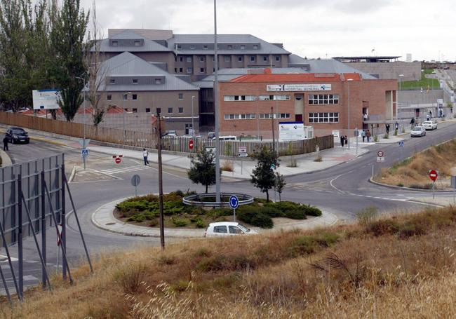 Actual glorieta de entrada al Hospital General de Segovia.