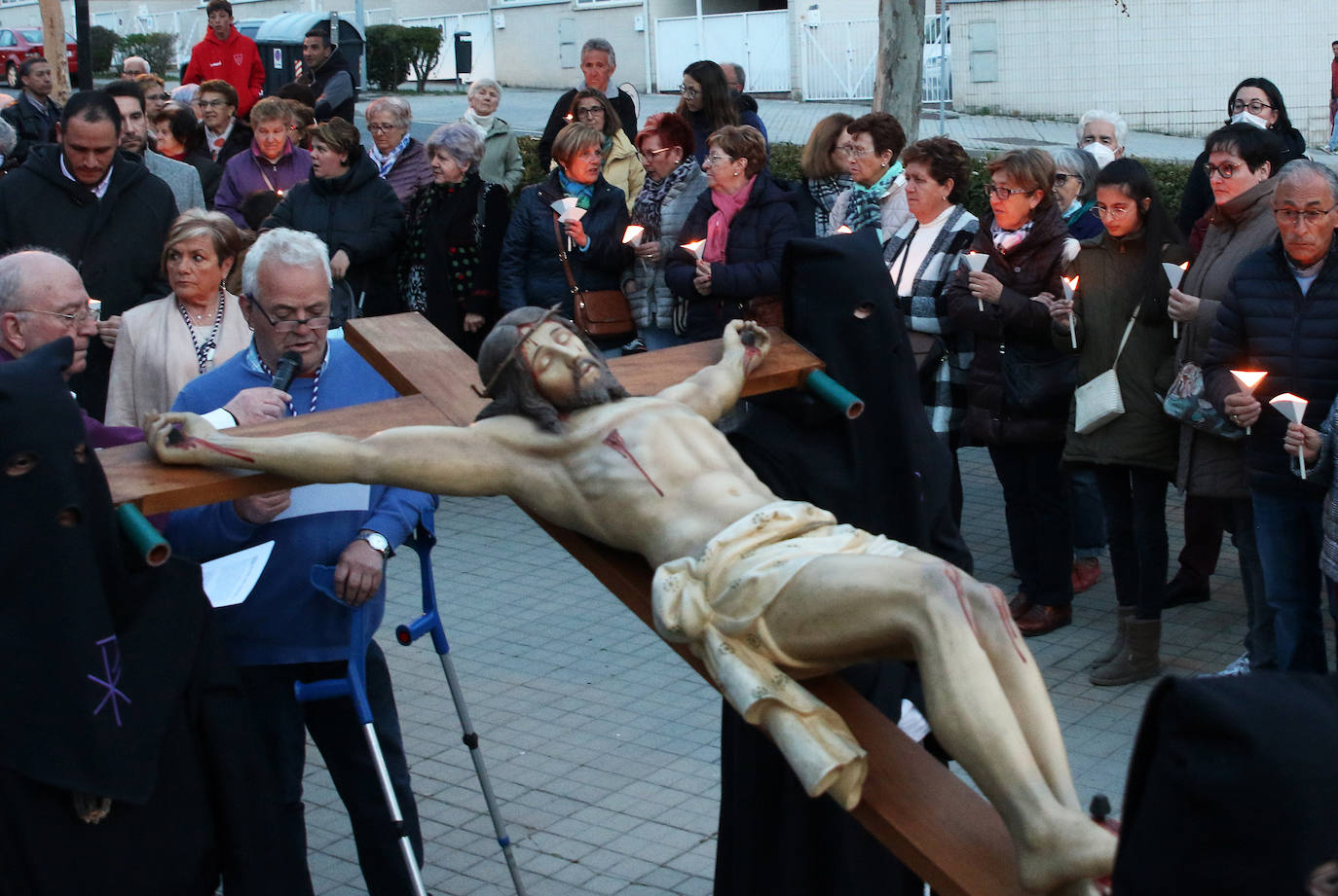 Vía Crucis en el barrio de Nueva Segovia el Lunes Santo.