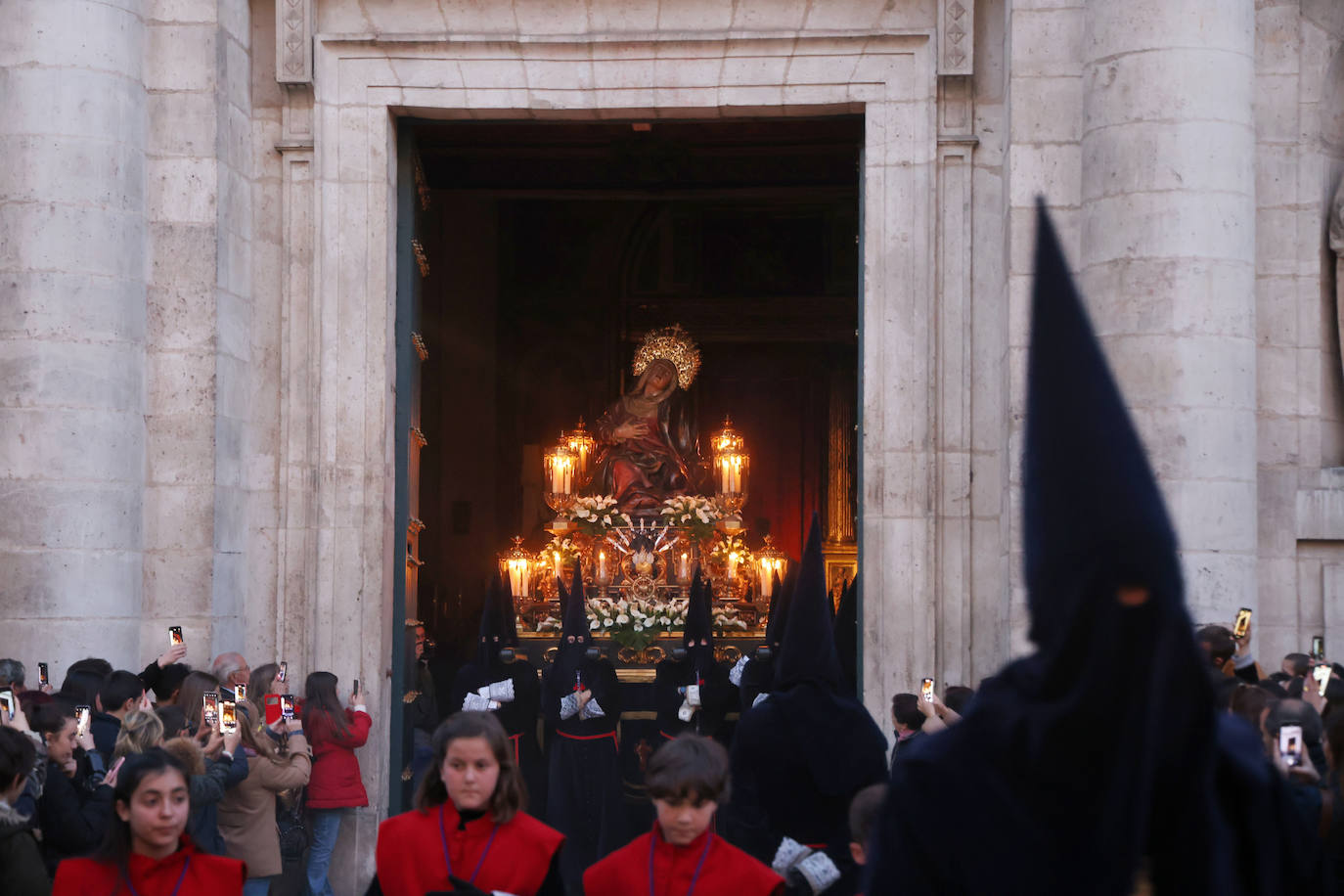 El encuentro desde el punto de vista de la virgen de las Angustias