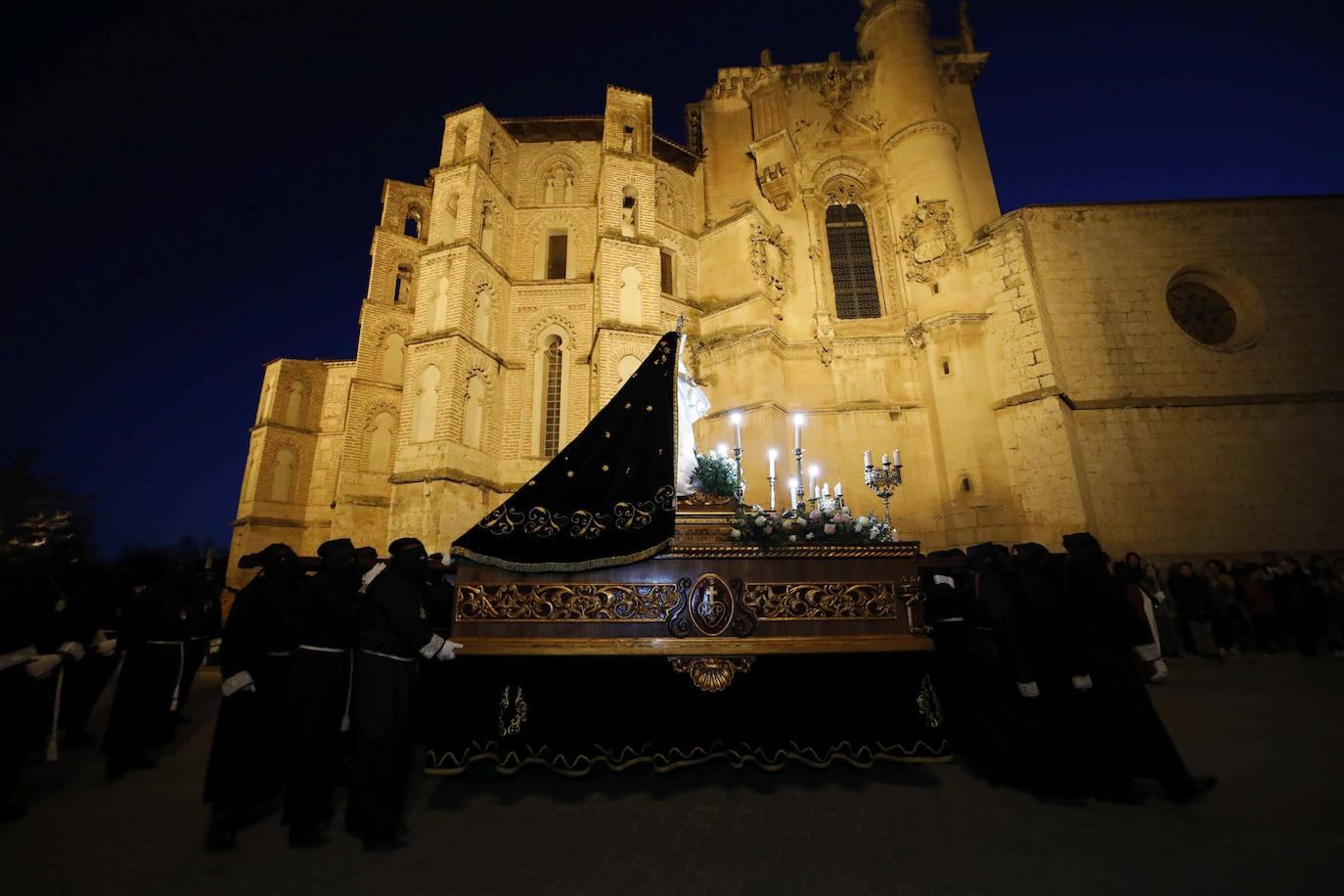 Así ha sido la procesión del Encuentro en Peñafiel