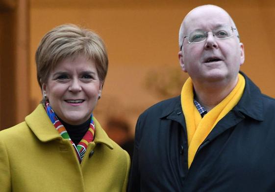 Nicola Sturgeon y su marido Peter Murrell.