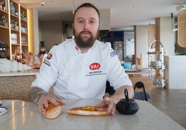 Juan Carlos Jiménez y su torrija ganadora, toda una oda al lechazo y las sopas de ajo