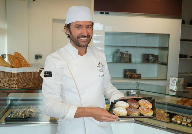 Roberto Valles y sus tres torrijas de autor, con sabor a tiramisú, manzana y Gianduja al té