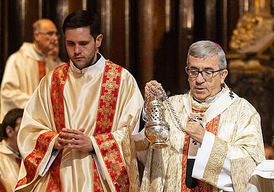 Misa Crismal durante la mañana de Jueves Santo en Valladolid