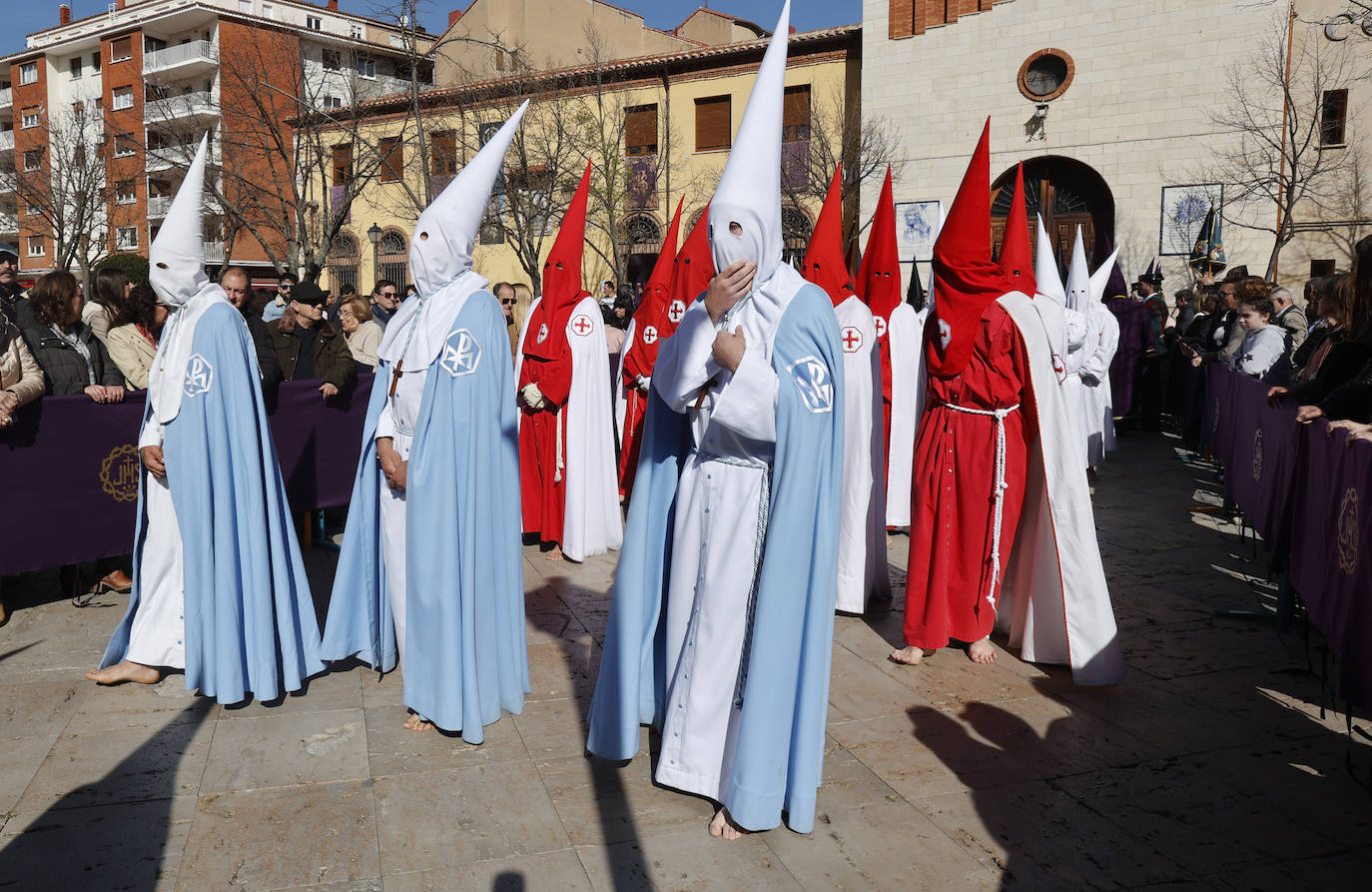 Palencia se rinde a Los Pasos, una de las procesiones más antiguas