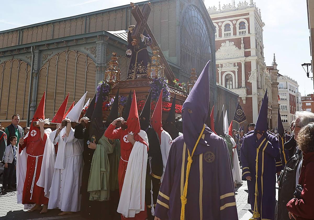 Palencia se rinde a Los Pasos, una de las procesiones más antiguas