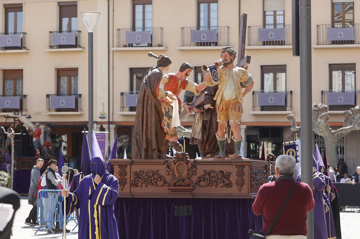 Palencia se rinde a Los Pasos, una de las procesiones más antiguas