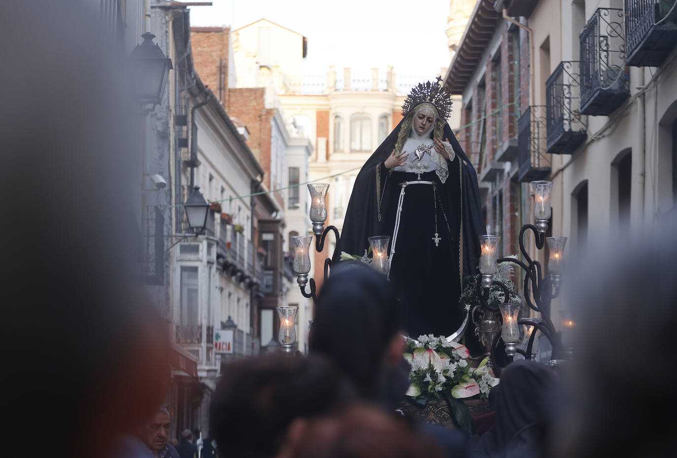 Máxima expectación en la procesión de las vírgenes