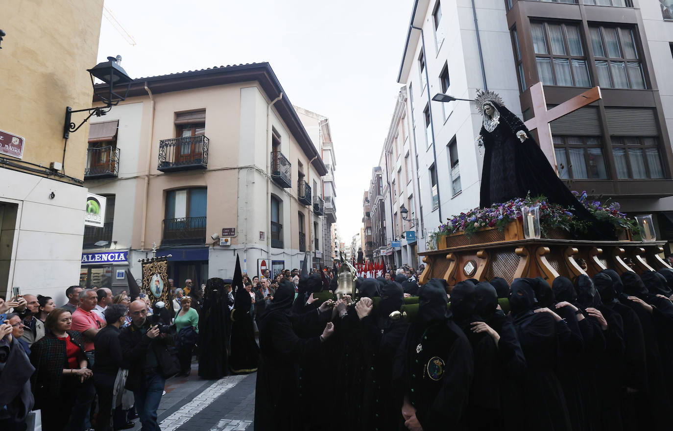 Máxima expectación en la procesión de las vírgenes