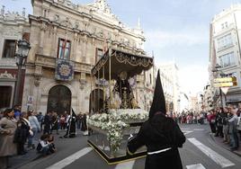 Máxima expectación en la procesión de las vírgenes