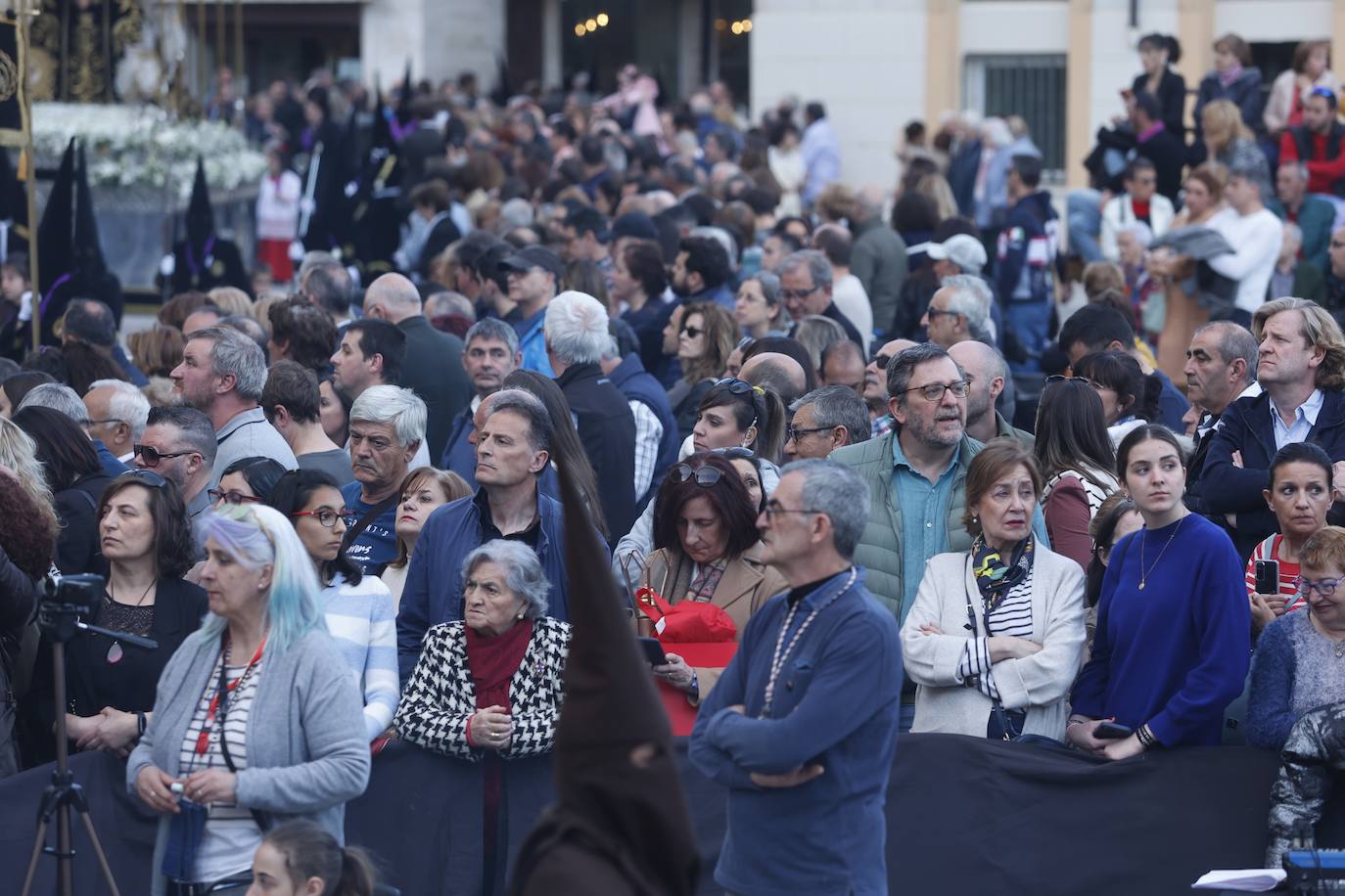 La vistosidad del Descendimiento y el Santo Entierro