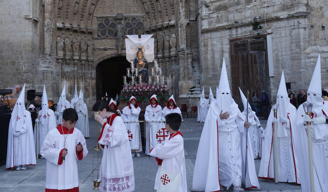 La vistosidad del Descendimiento y el Santo Entierro