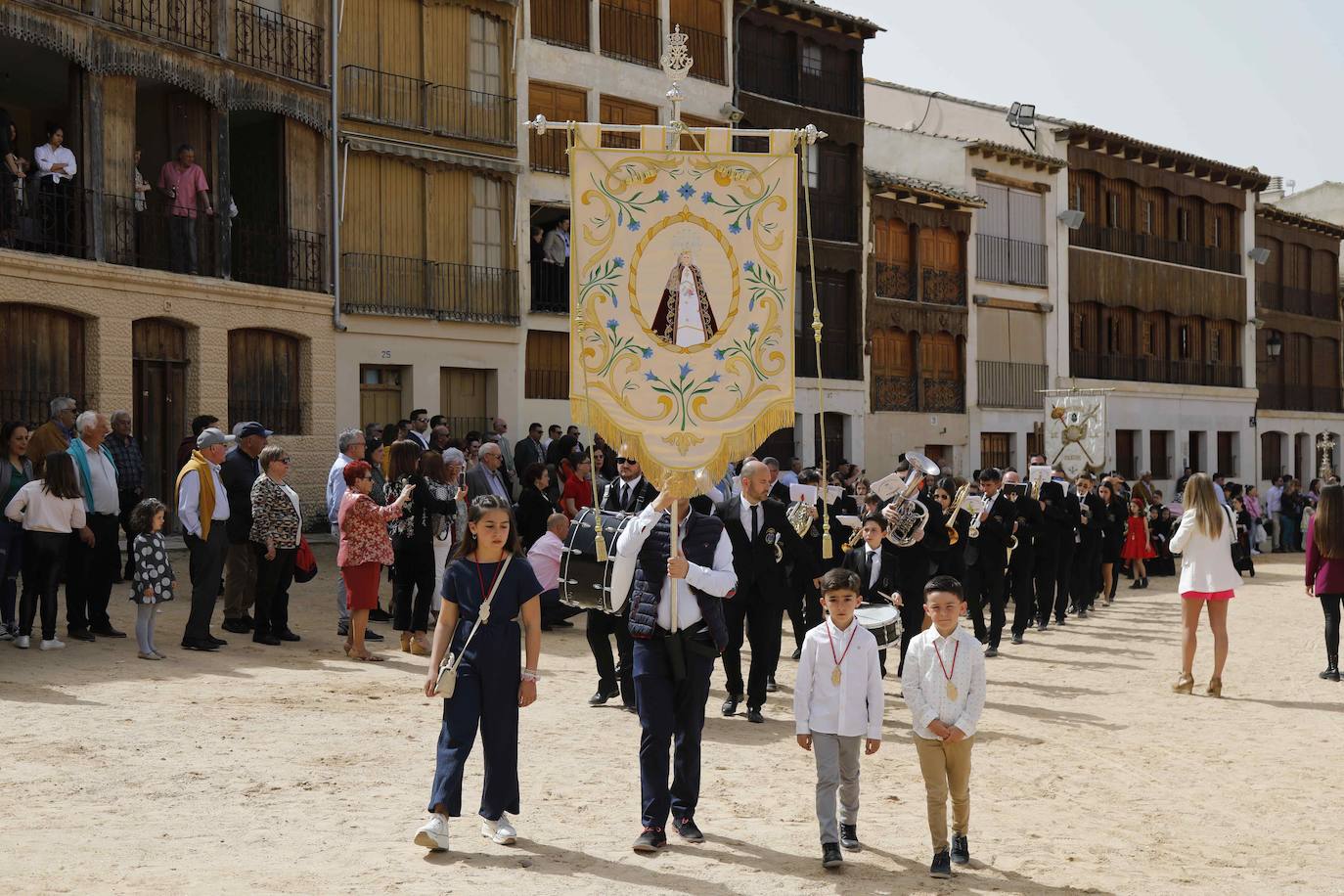 Peñafiel celebra un año más la tradicional Bajada del Ángel