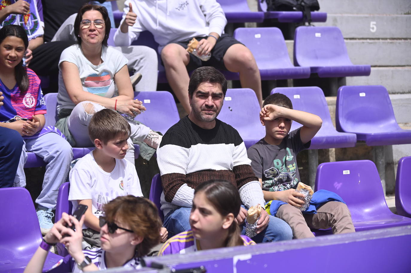 Búscate en la grada del Real Valladolid-Mallorca (3 de 4)