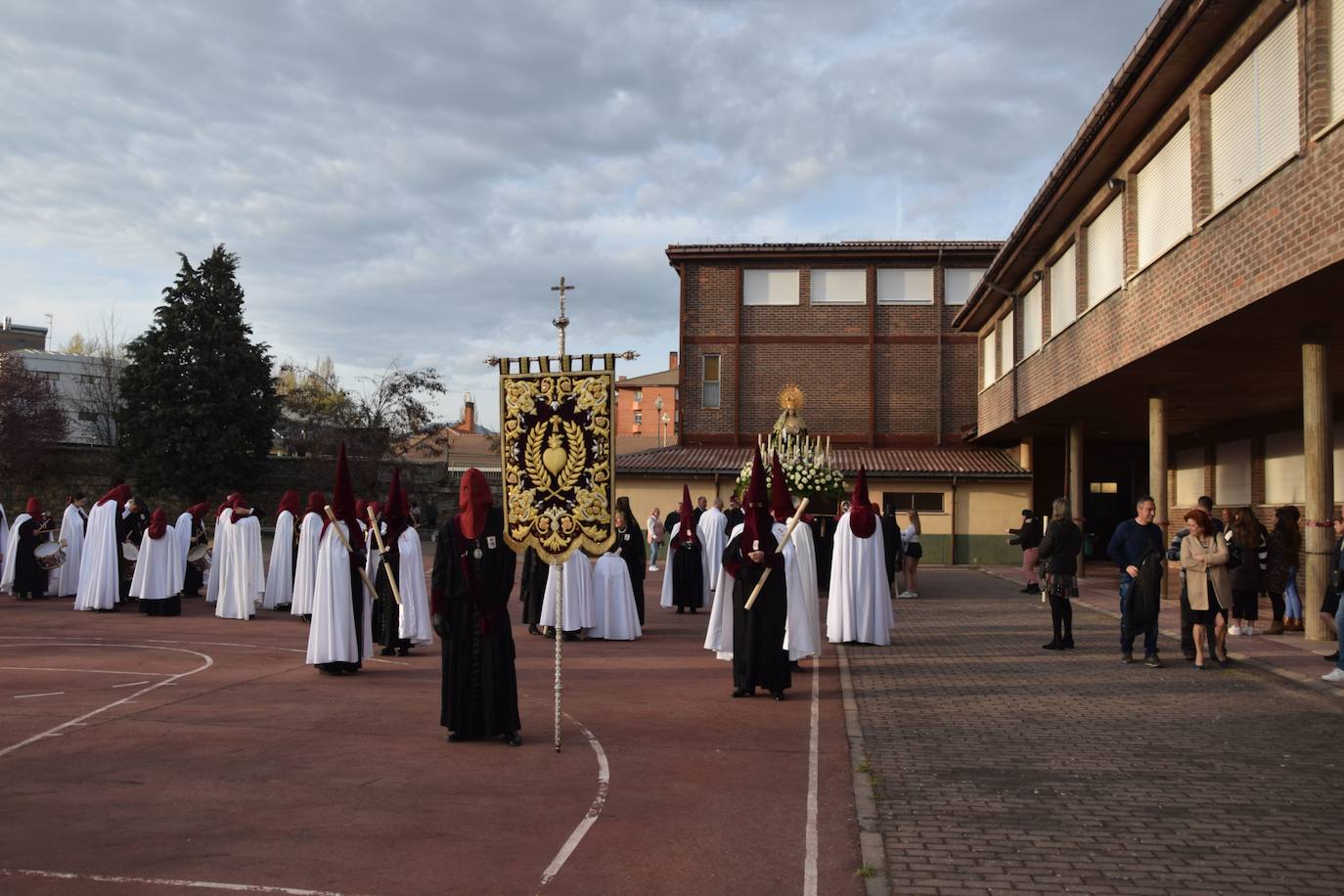 Semana Santa histórica en Guardo