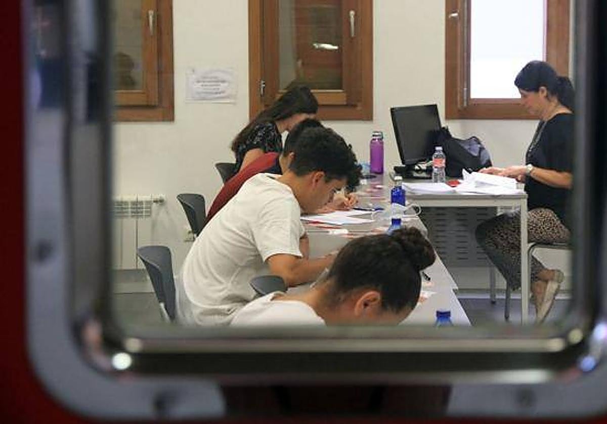 Castilla y León convoca las becas para alumnos de Bachillerato, FP y enseñanzas artísticas