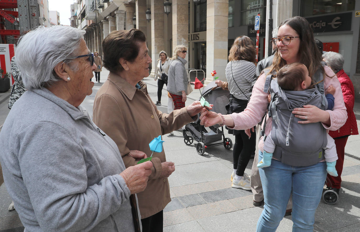 Palencia conmemora el Día Mundial del Parkinson con tulipanes de papel