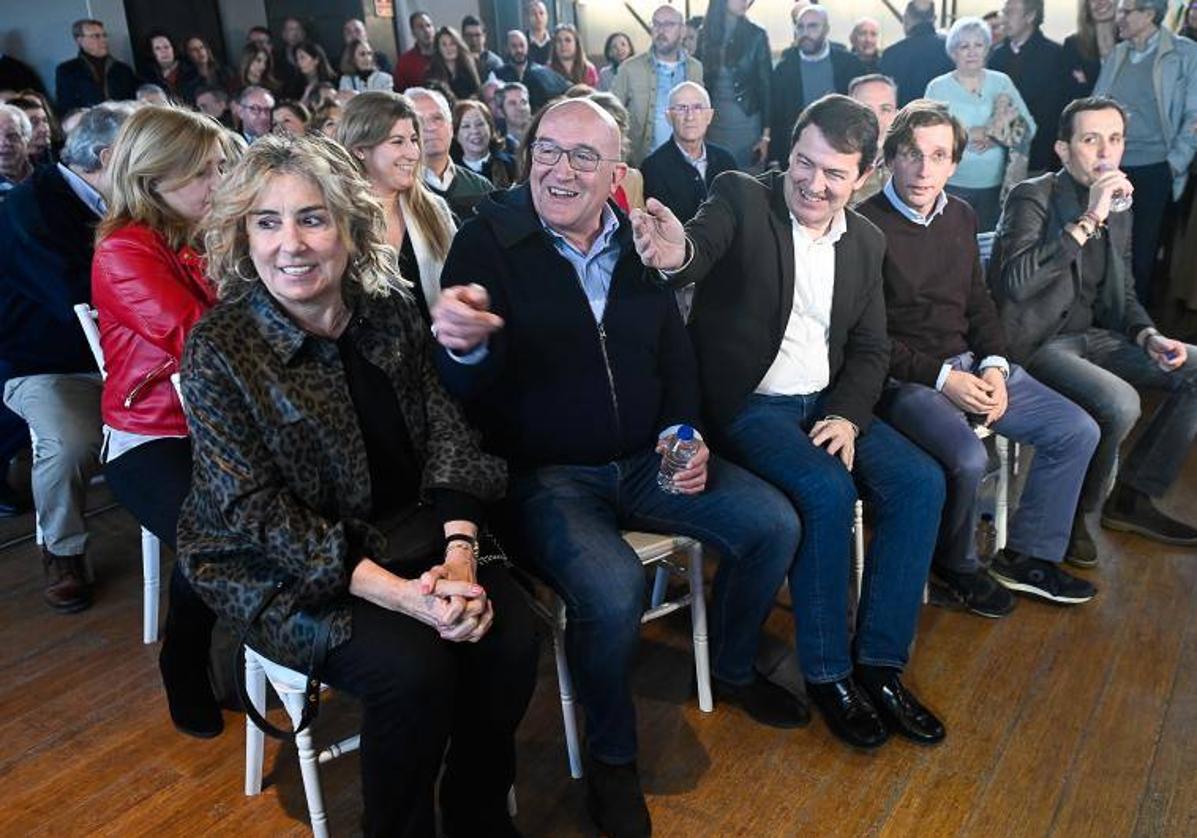 El PP hará un macroacto con candidatos y contará en precampaña con Feijóo y Ayuso