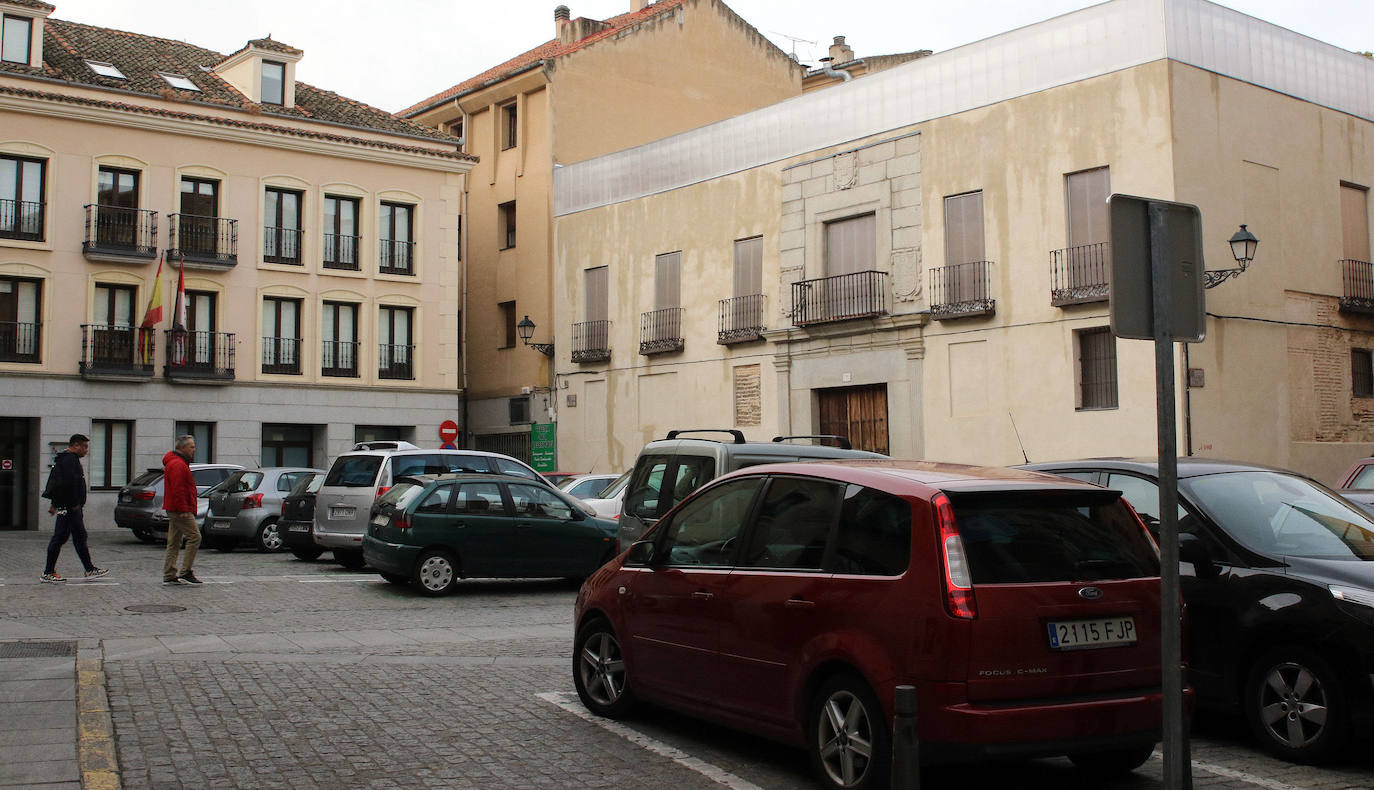 La plaza de la Reina Doña Juana se verá afectada por las obras en la plaza de los Espejos.