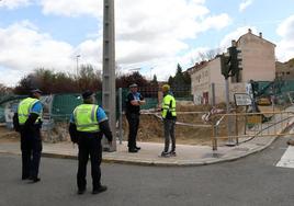 Paralizan las obras de un bloque de viviendas en Vía Roma
