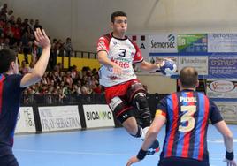 Encuentro entre el Balonmano Nava y el Barcelona