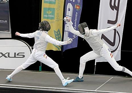 Imagen secundaria 1 - La esgrima madrileña se exhibe en Valladolid