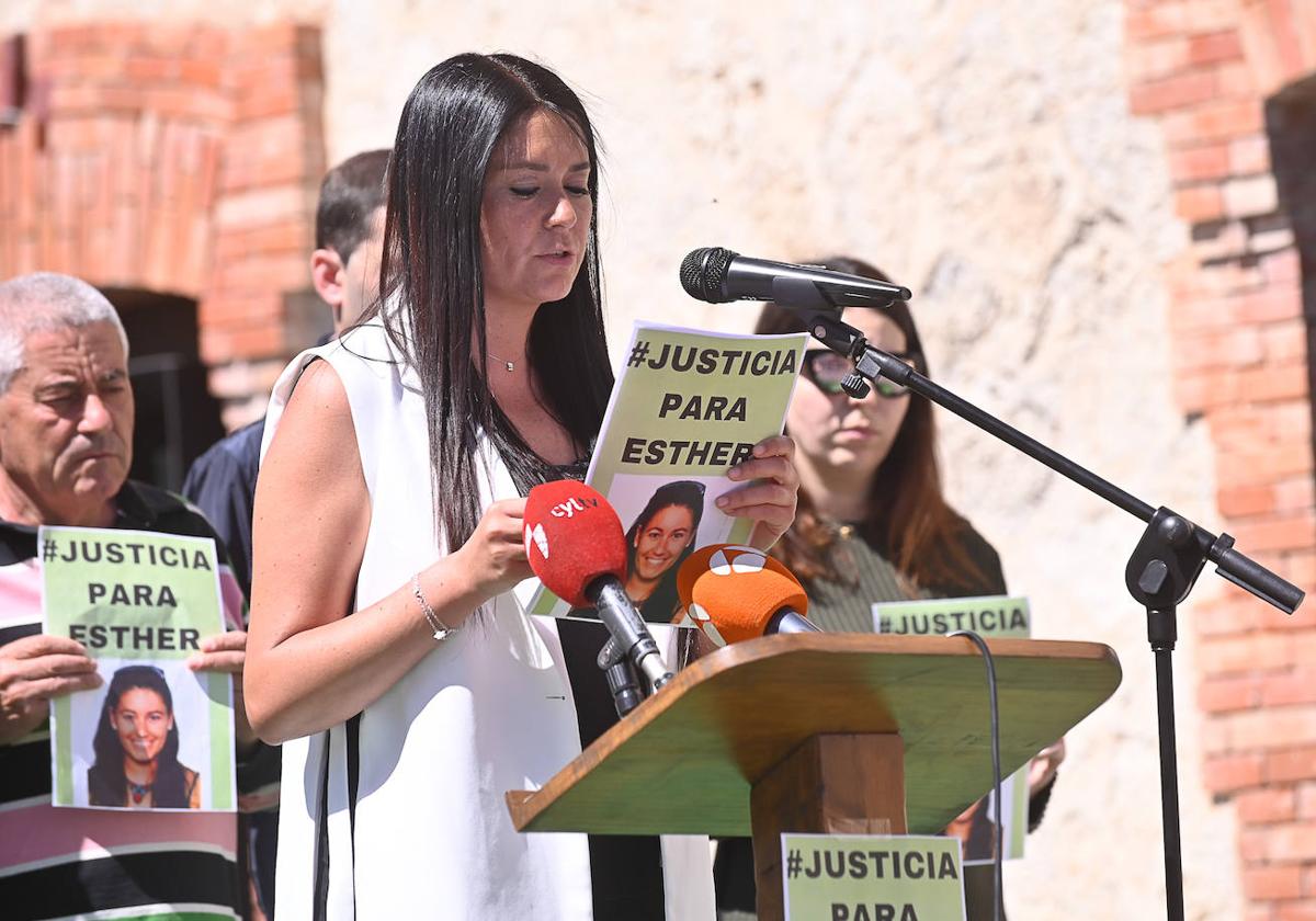 Concentración en recuerdo de Esther López en Traspinedo