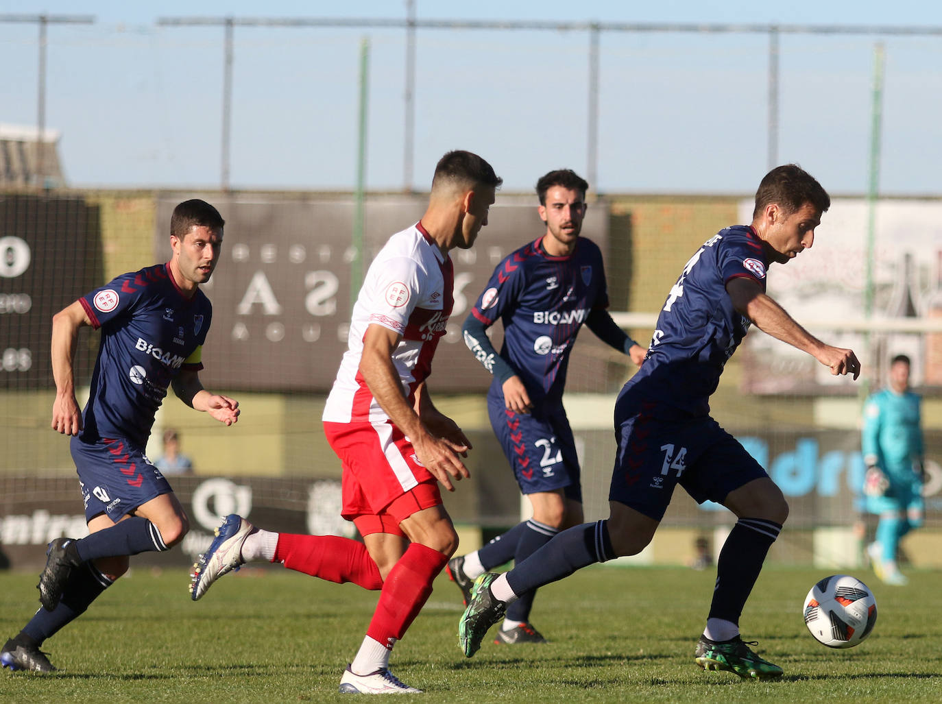 Dura derrota de la Gimnástica ante el Cacereño en La Albuera (1-5)