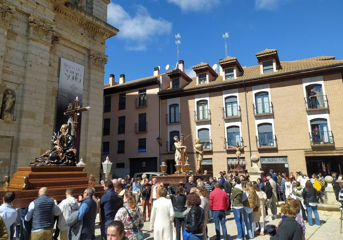 Traslado de los pasos, este domingo en Medina de Rioseco.