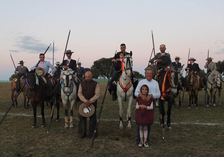 Imagen principal - Juan Antonio Andrea y Benito, campeones de Castilla y León de Faenas y Doma de Campo