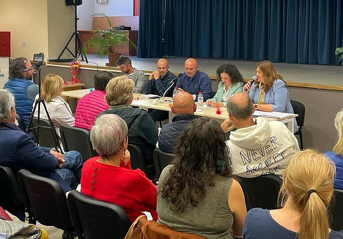 Un momento del debate, moderado por el jefe de prensa del Ayuntamiento, Sergio Arribas.
