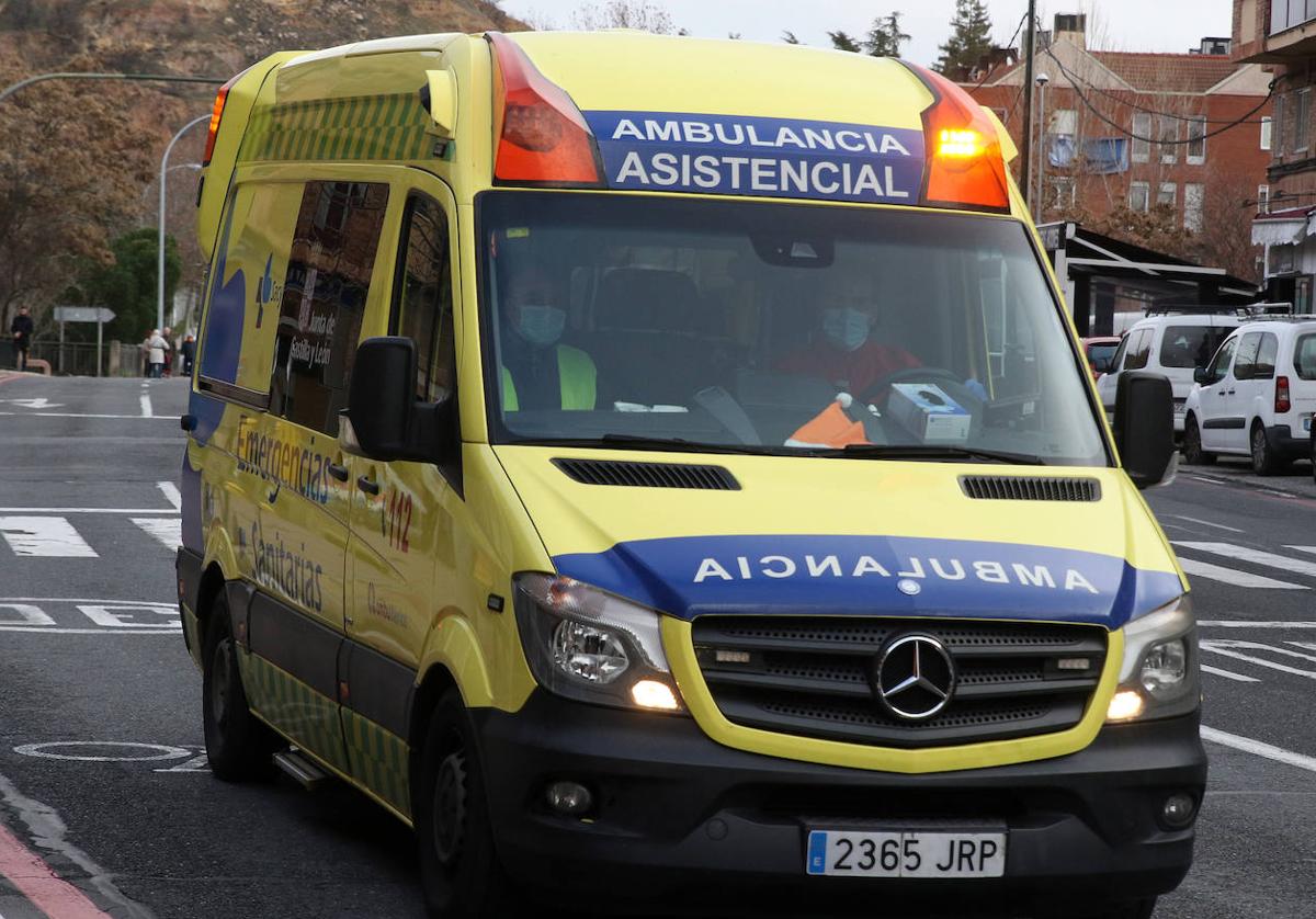 Ocho heridos en el vuelco de un turismo en Villagatón