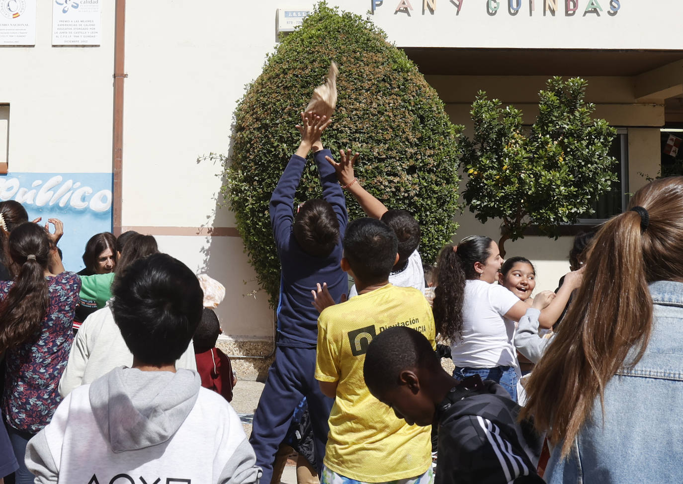 Alumnos palentinos celebran el Día de la Comunidad