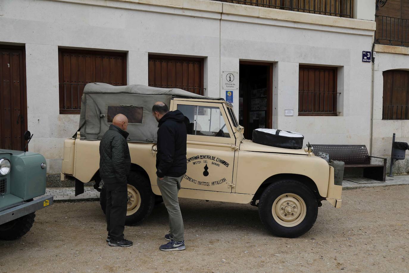 Concentración de Land Rover Santana en Peñafiel (Valladolid)