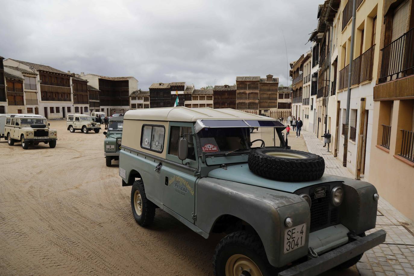 Concentración de Land Rover Santana en Peñafiel (Valladolid)