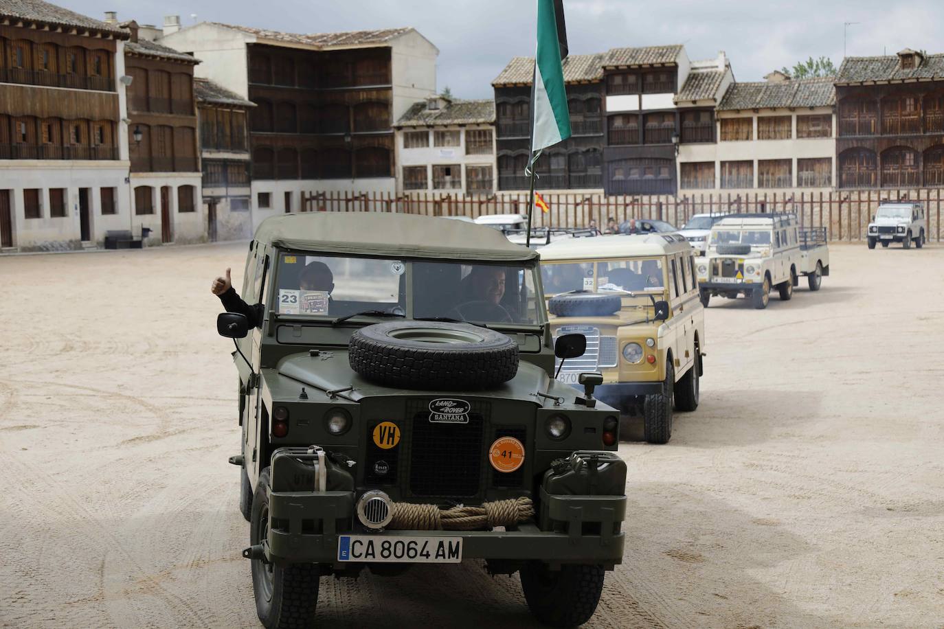 Concentración de Land Rover Santana en Peñafiel (Valladolid)