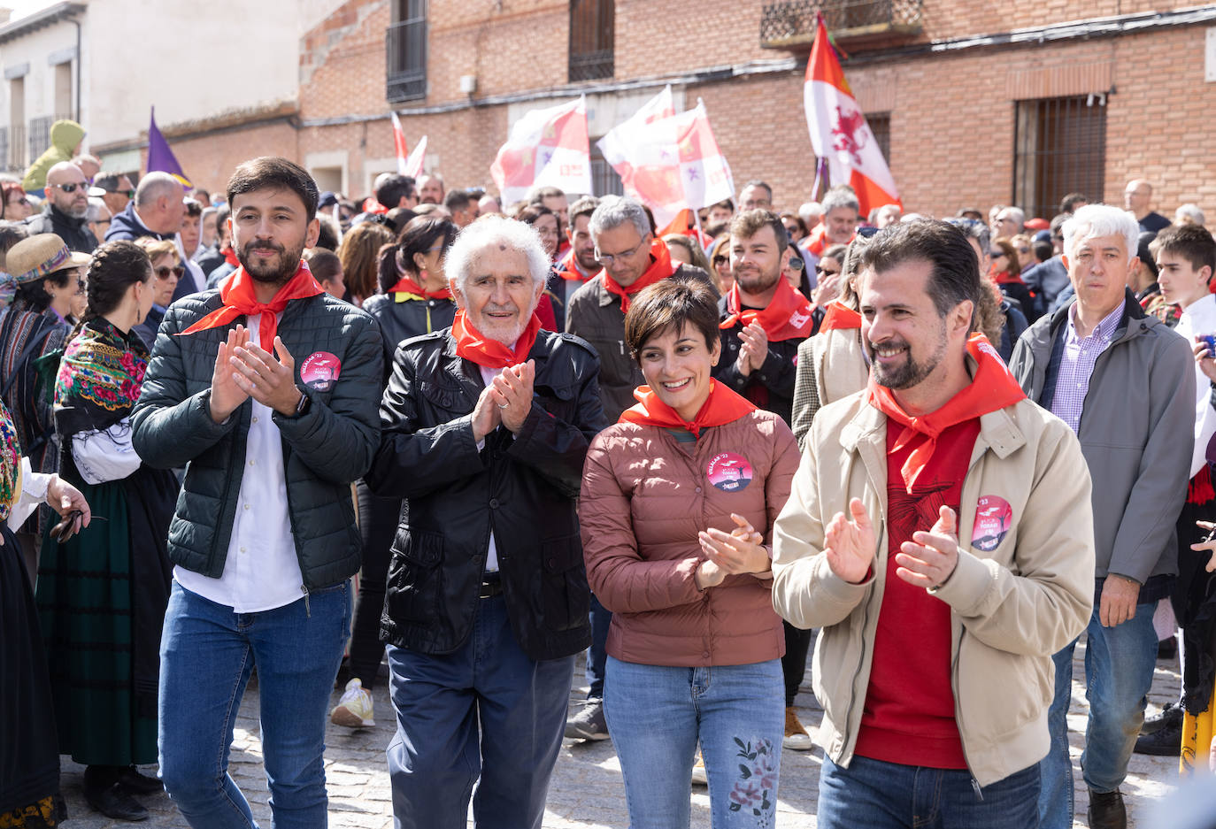 Los partidos políticos y asociaciones visitan Villalar