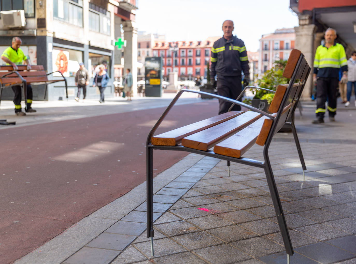 Nuevos bancos y jardineras en el centro de Valladolid