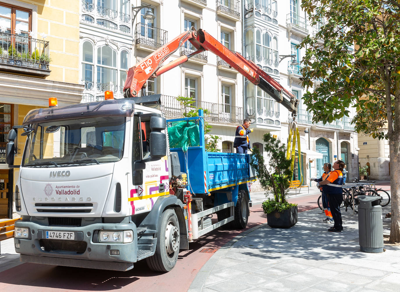 Nuevos bancos y jardineras en el centro de Valladolid