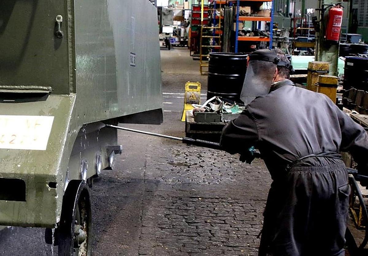 Trabajador enviado por Apadefim.